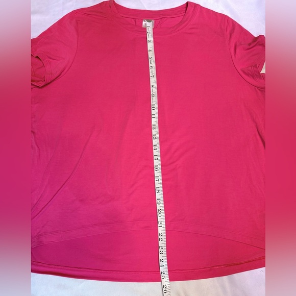 Athleta Womens T Shirt Medium Fuchsia Short Sleeve Crew Neck Lightweight Logo - Picture 12 of 12
